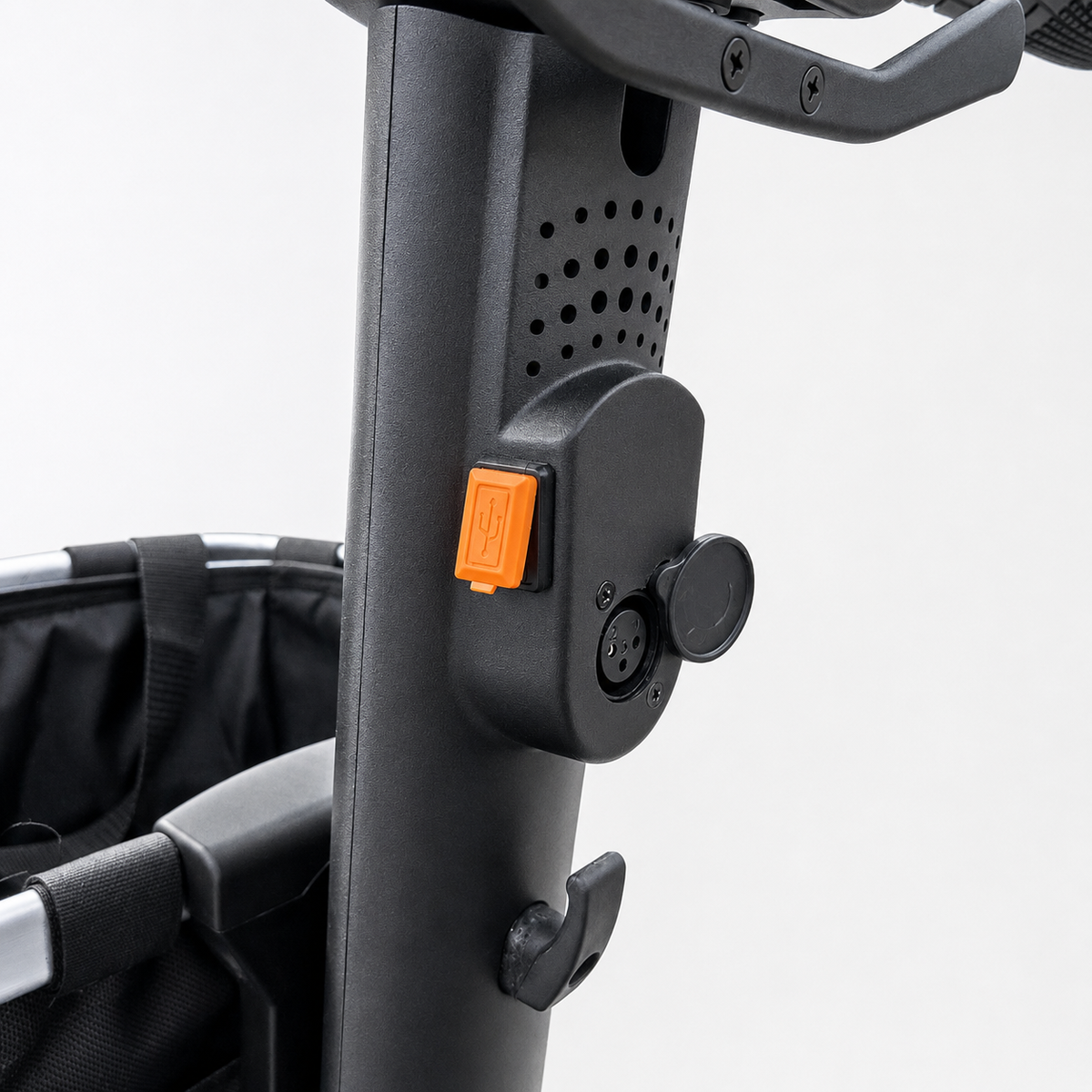 Close-up of the Newbi Move AeroDual steering column showing the USB socket and charging point.